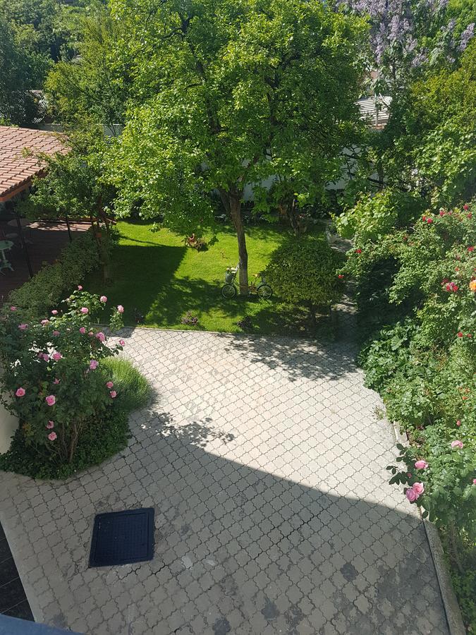 Hotel Badagi Тбилиси Экстерьер фото